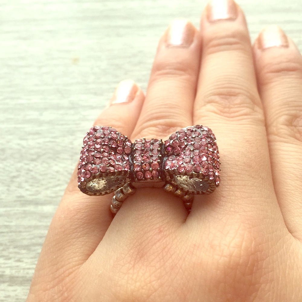 Large bow ring